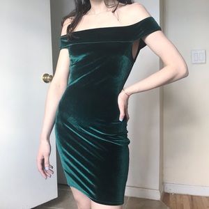 New velvet off the shoulder body con dress